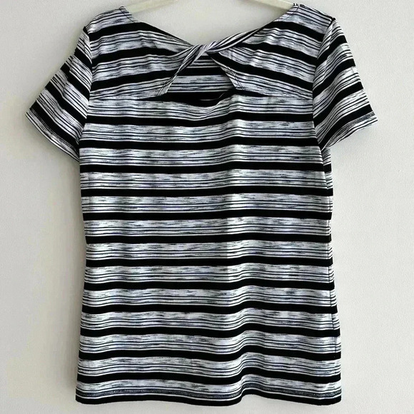 T by Talbots Black & White Striped Heathered Short Sleeve Tee Twist Keyhole Back - Picture 11 of 16